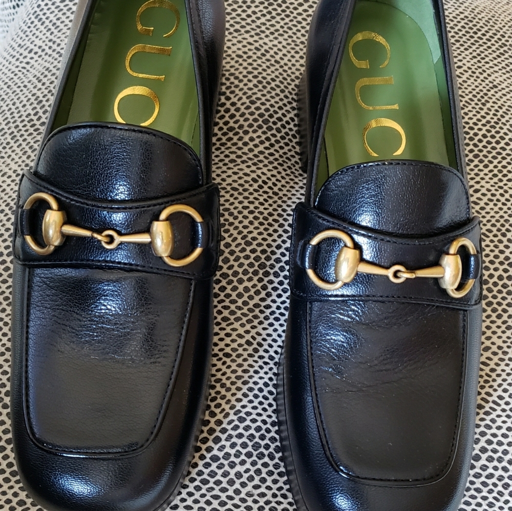 Gucci black leather platform loafer